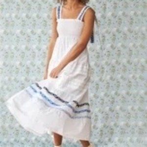 Valeria Blanca Jardin de Azul